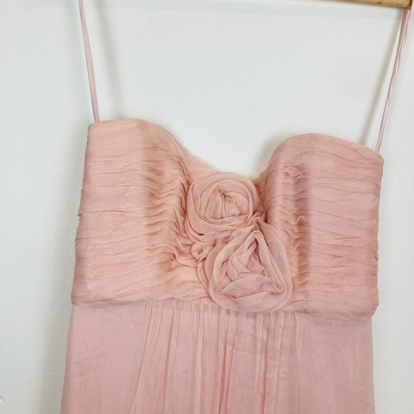 Amsale powder pink silk crinkle chiffon strapless dress with rosette detail. 4 - Picture 4 of 8